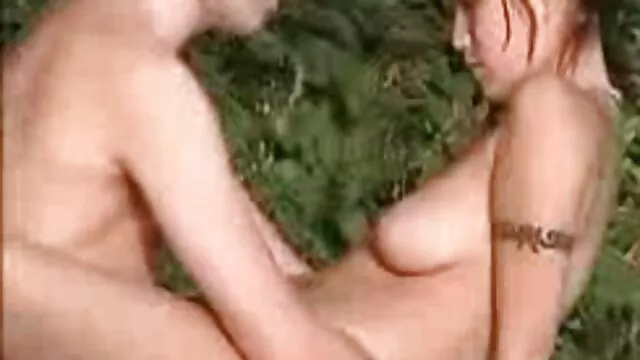 Shione Baby se enfrenta a enormes tengo sexo por dinero tetas caídas