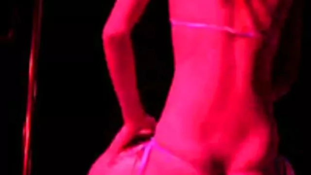 Hermosa sexo por dinero venezolana glamcore babe cockriding su amante