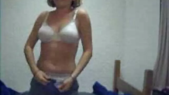 Lea sexo con dinero Lexis juega con un juguete nuevo