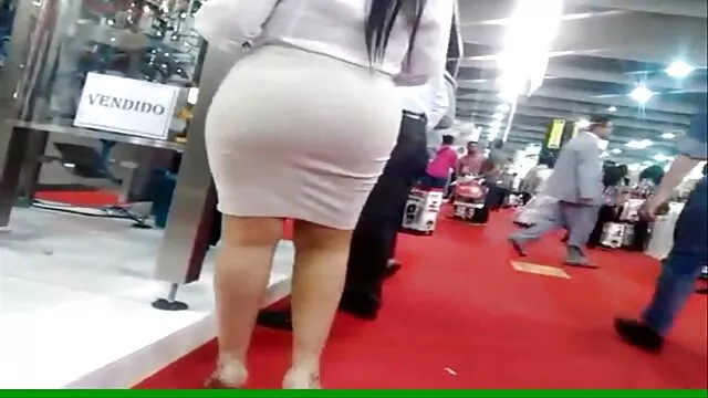 Mamá Tetas pequeñas Belleza húngara Mamada follando con viejos por dinero descuidada y creampie