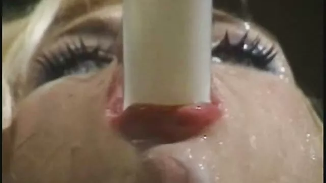 Mis pies suaves solo están esperando tu polla dura sexo mexicano por dinero JOI