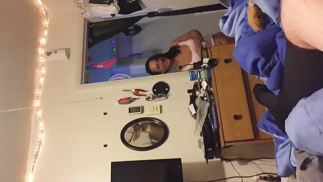 Kendall muestra aquí pies sexy sexo anal a cambio de dinero