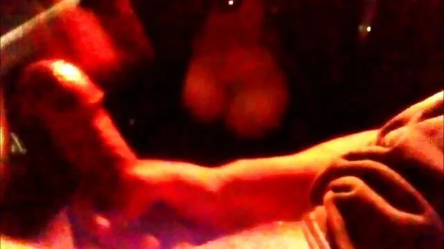 Trío sexo por dinero en calle asiático con enorme orgasmo a chorros