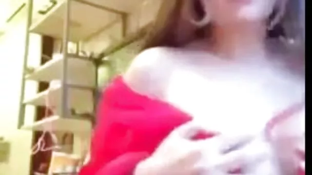 Exclusivo porno casero con Megumi sexo por dinero en casa de empeño Haruka desnuda