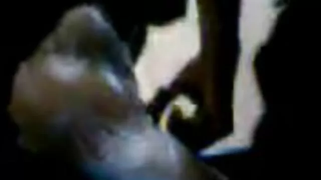 Golpeando dulce coño checo se la folla por plata