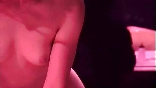 El amigo de los papás se folla a los sexo con dinero apoyos que usan sweety
